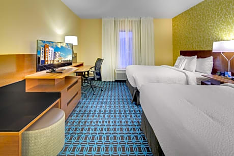 Queen Room with Two Queen Beds and Adapted Tub - Mobility Accessible