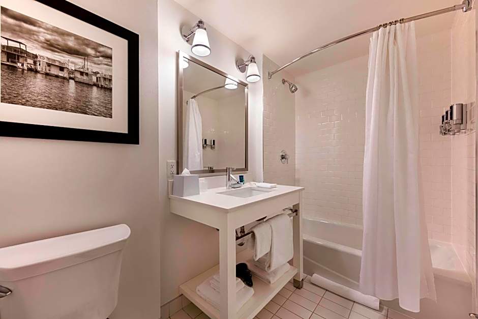 Four Points By Sheraton Kelowna Airport