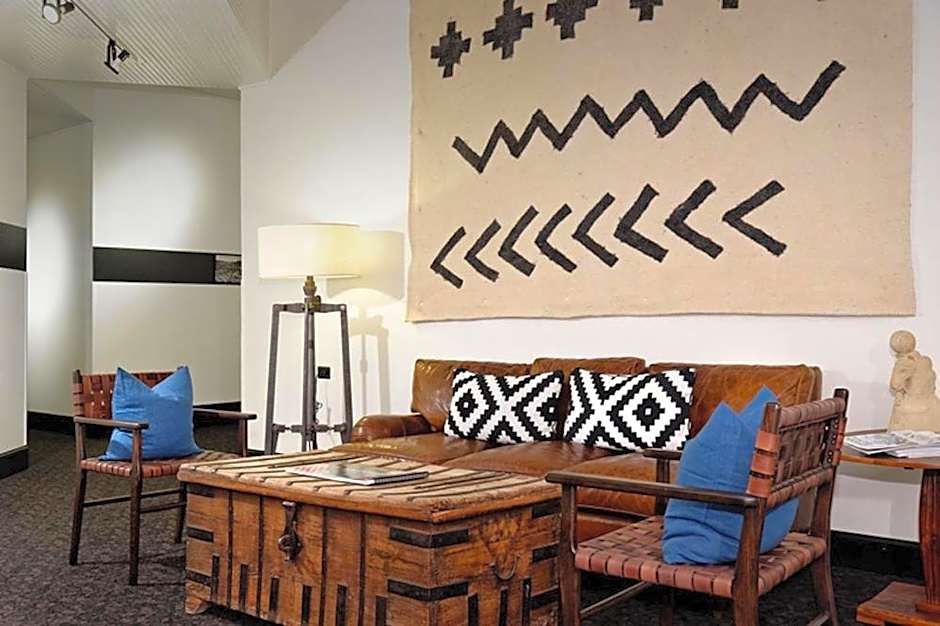 Independence Square 210, Beautiful Studio with Kitchenette, Great Location in Downtown Aspen