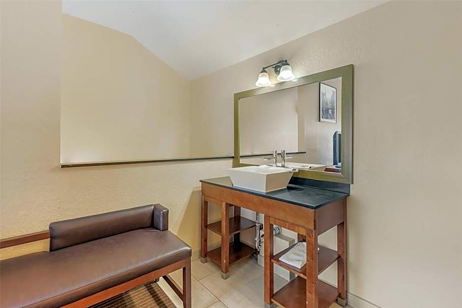 Best Western Alamo Suites