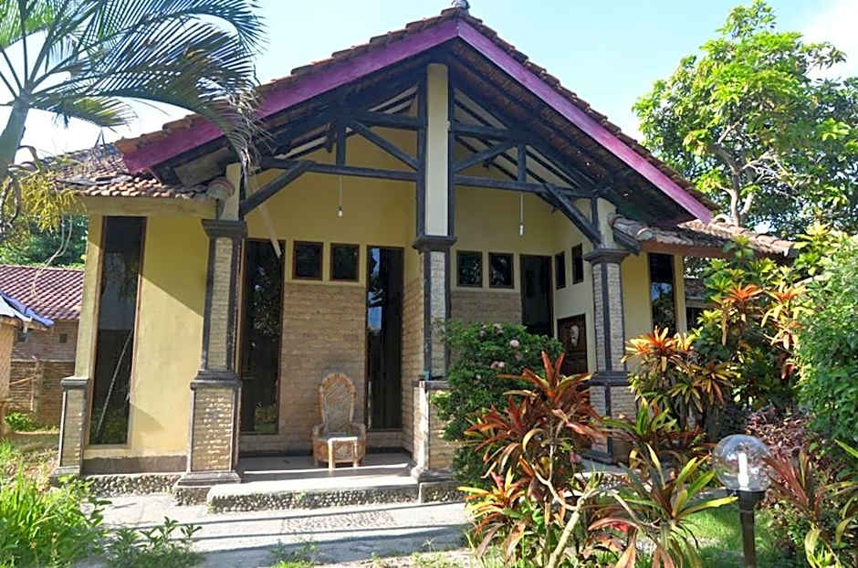 Puri Itoma Bungalows