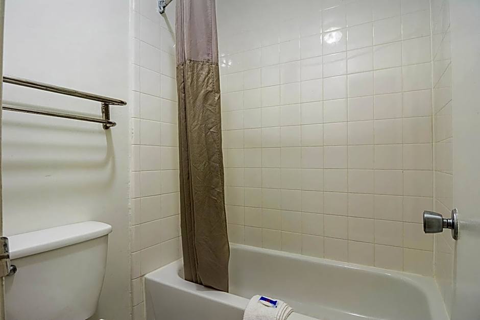 Motel 6-Gainesville, GA