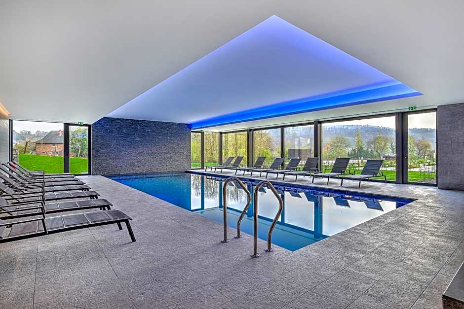 R hotel experiences