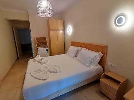 Double or Twin Room with Partial Sea View