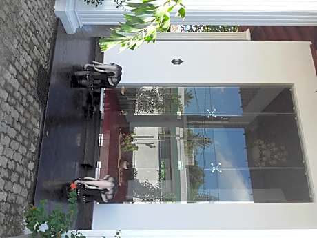 The Kingston Hotel