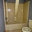 Village Inn & Suites - Smithville