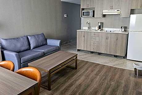 2 Double Beds, Suite, Nonsmoking
