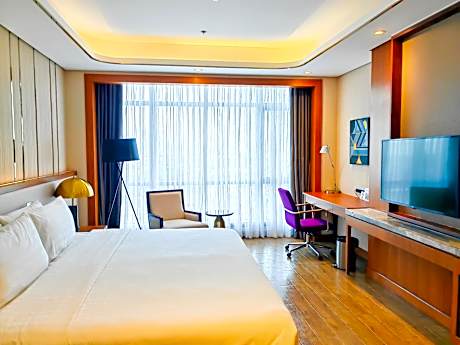 Superior King Room with Bathtub