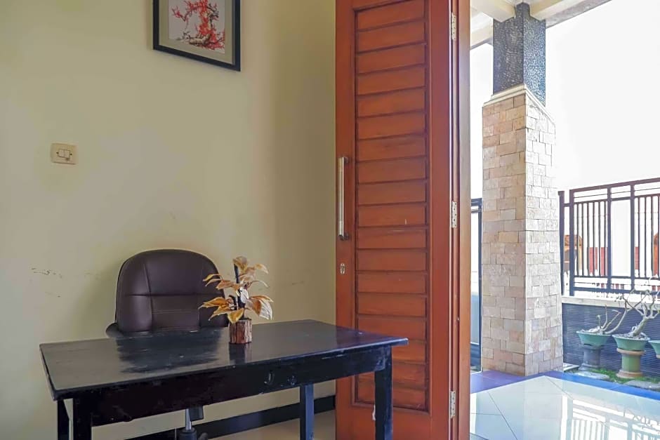 RedDoorz near RSUD Nganjuk