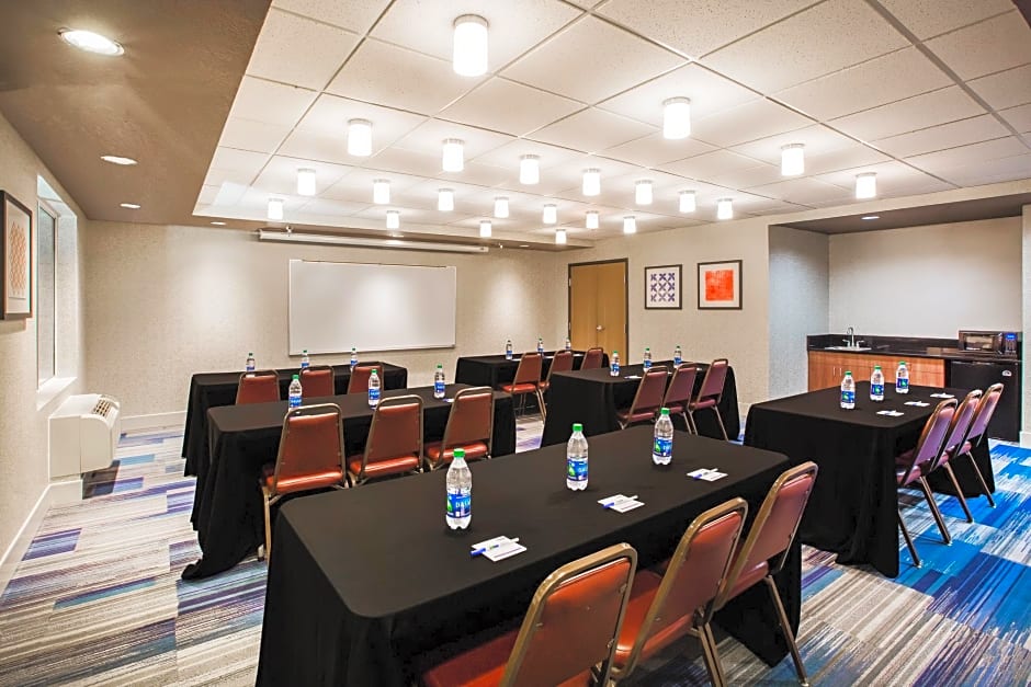 Holiday Inn Express Hotel & Suites Bellevue-Omaha Area, an IHG Hotel