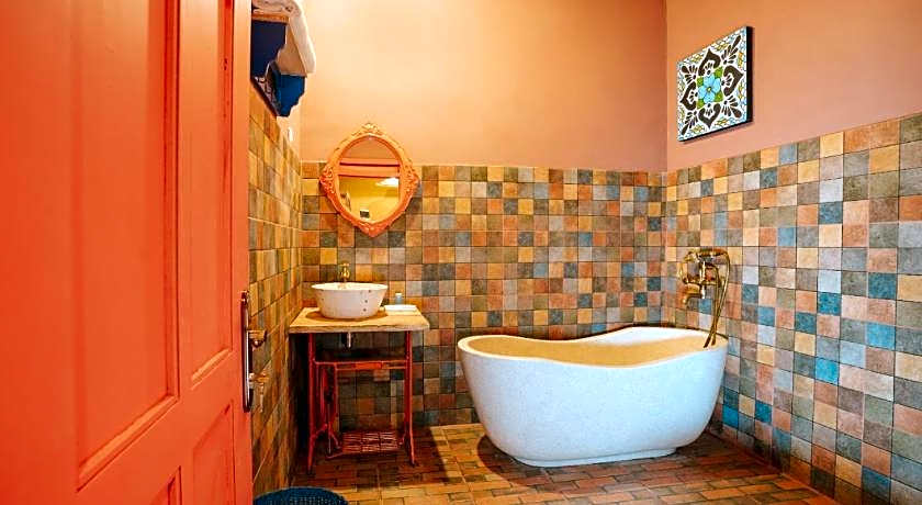 Por Aqui Stay & Dine