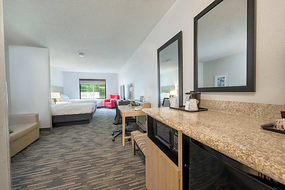 Country Inn & Suites by Radisson, Lake George (Queensbury), NY