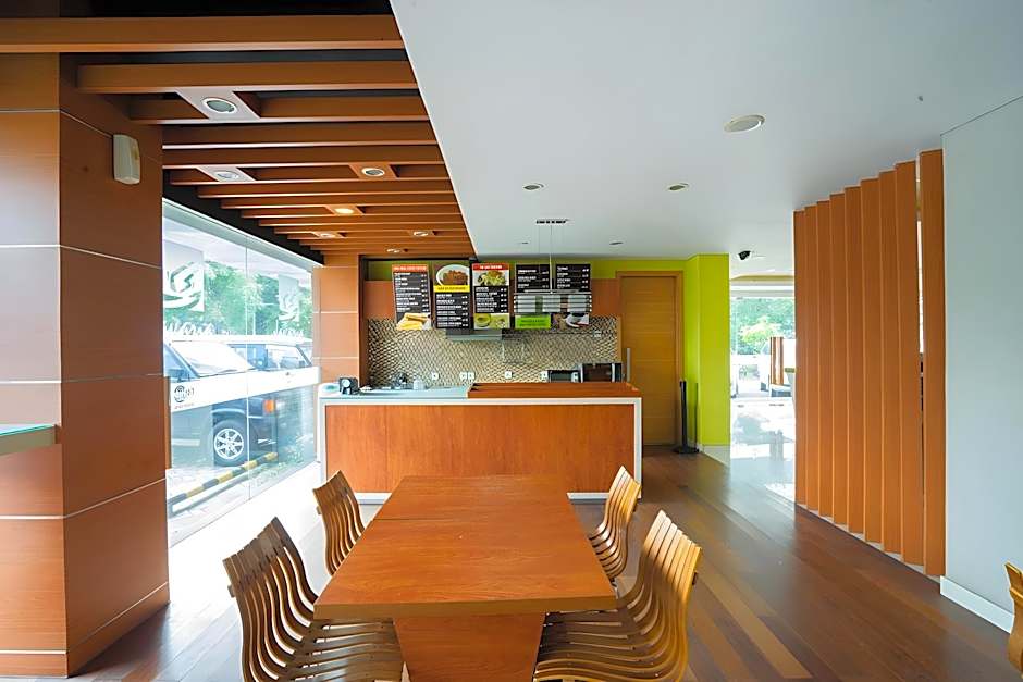 Life Hotel Stasiun Kota Surabaya