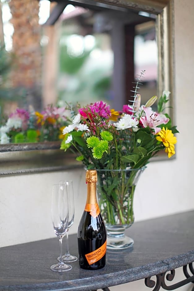 La Maison Hotel - Adults Only