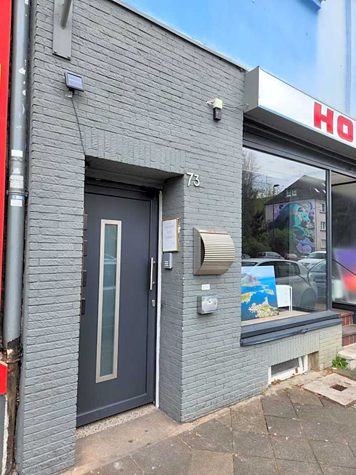 Eva's Hostel - Self Check-In & Only Private Rooms