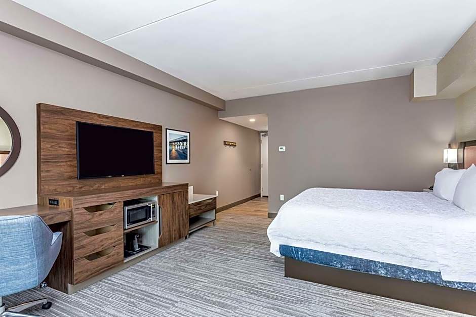 Hampton Inn & Suites Kittery-Portsmouth