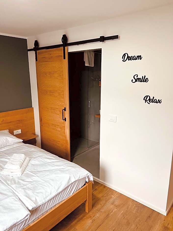 PJ Hotel Cerklje - 5min to Airport - Free Parking
