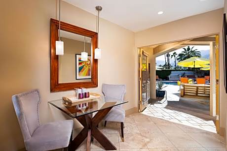 Suite with Hot Tub