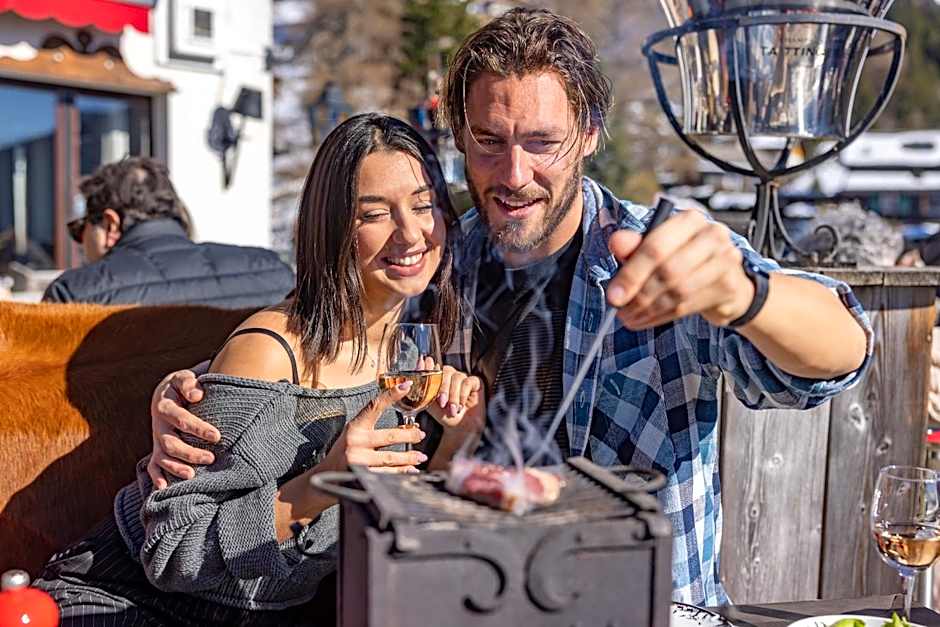 Le Coucou Hotel Restaurant & Lounge-Bar