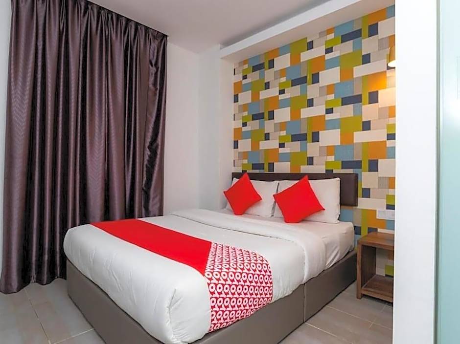 OYO 89355 Big Big Hotel