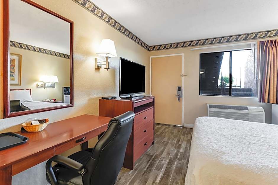 Knights Inn Madera