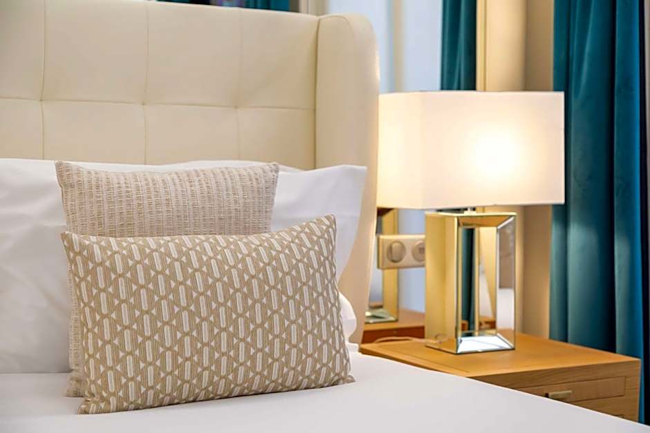 Hotel Camille Paris, Tapestry Collection by Hilton