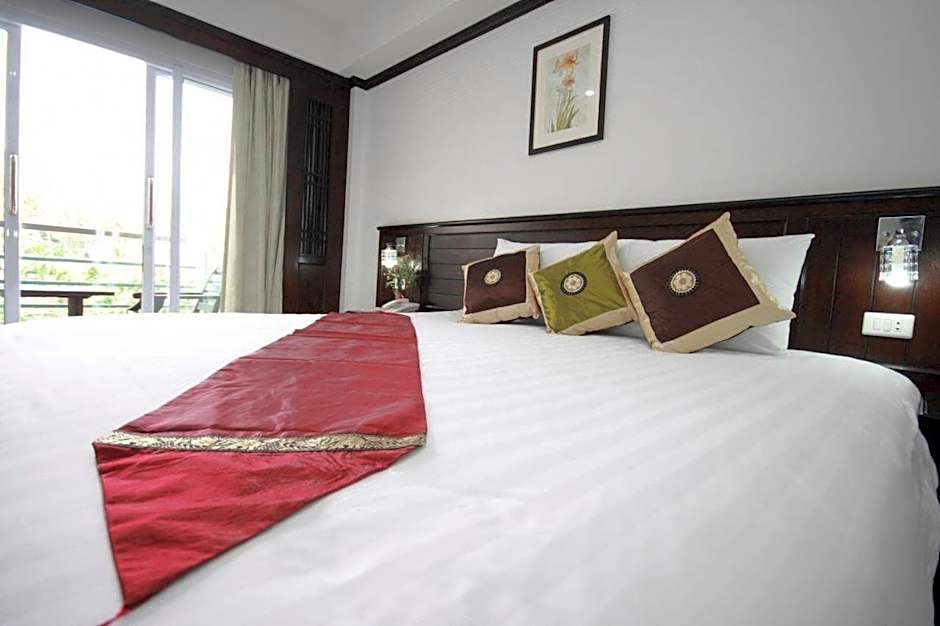 First Residence Hotel