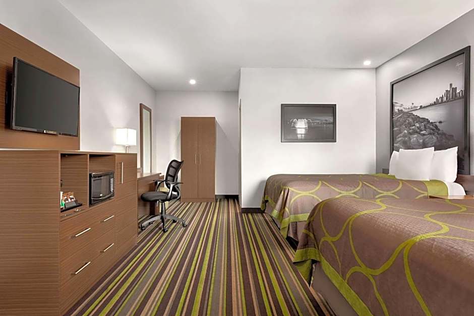 Super 8 by Wyndham Windsor/Dougall