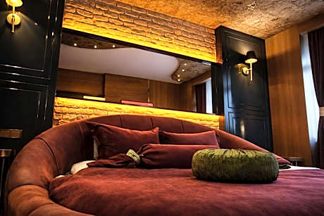 Standard Room, City View(3 Twin Beds)