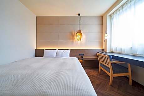 Single Room with Shower-Main BLD - Non-Smoking