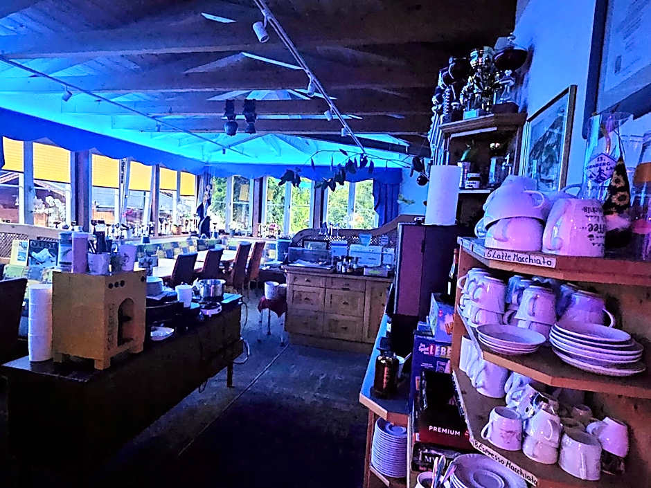 No1 - Flo's Rooms & Breakfast