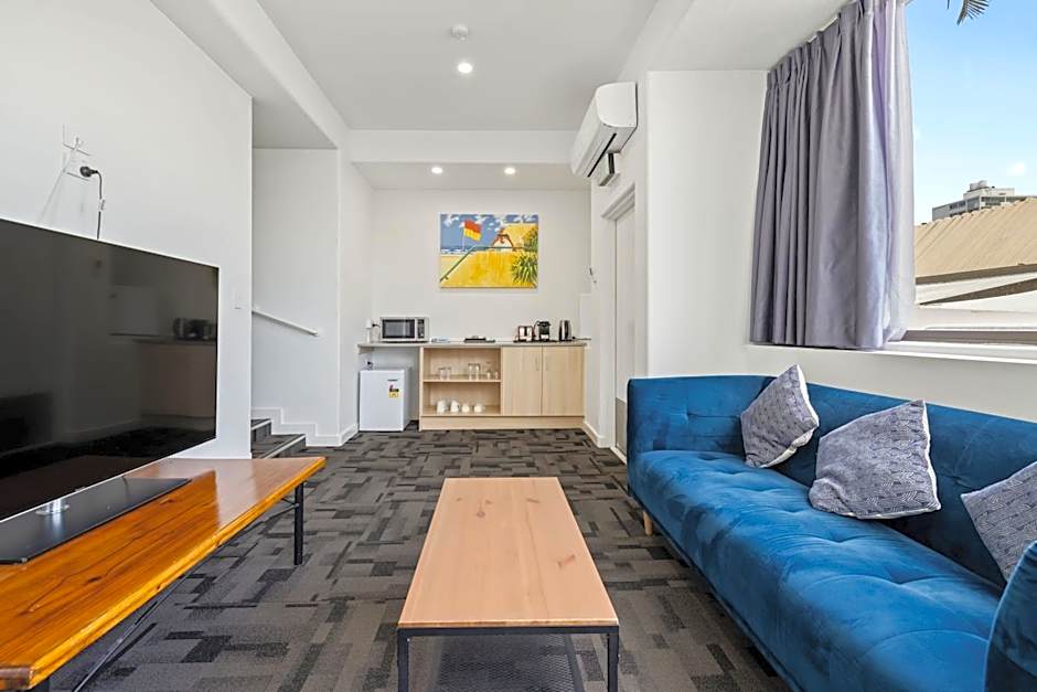 Tiki Hotel Apartments Surfers Paradise