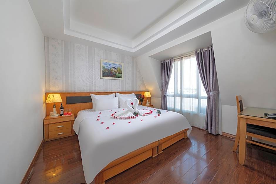 Photo 1 of 18 of Suite, City View
