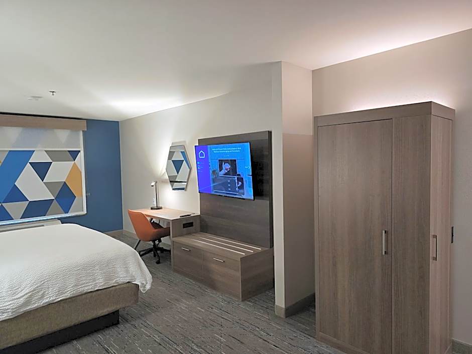 Holiday Inn Express & Suites - Smithfield/Selma By IHG