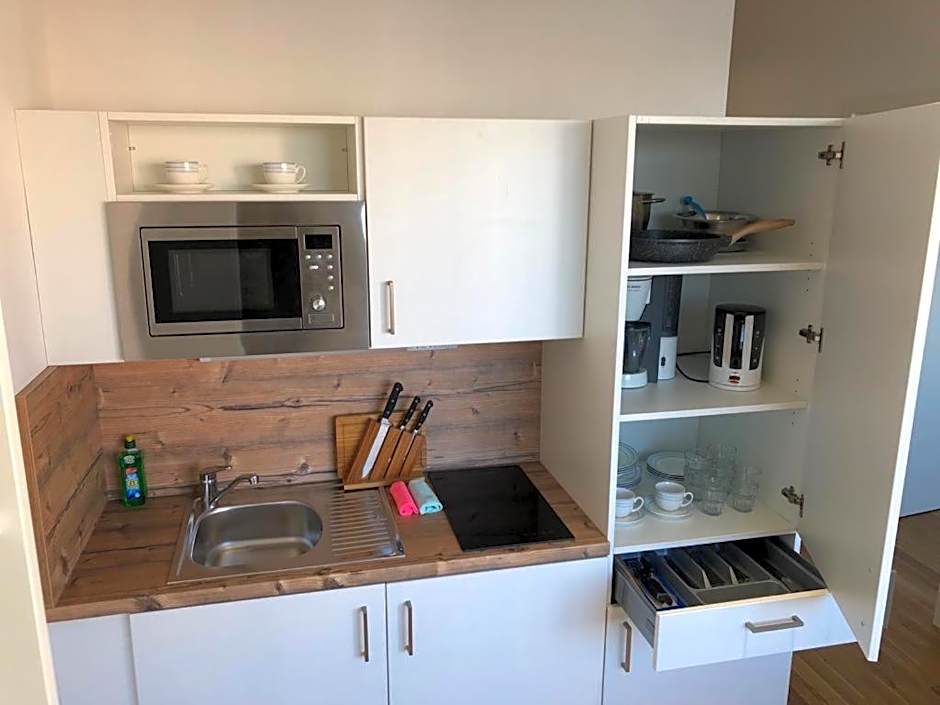 My room serviced apartment-Messe