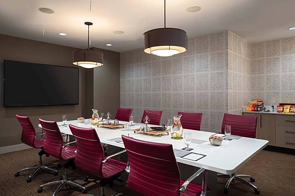 The Baronette Renaissance by Marriott Detroit-Novi Hotel