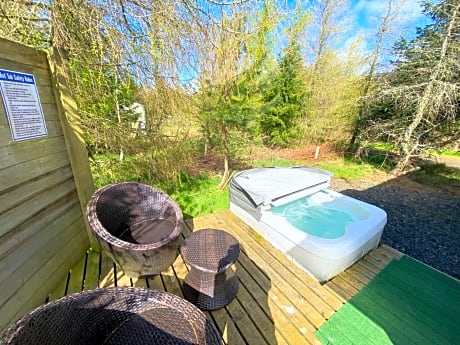 Blair Tiny House with Private Hot Tub - Fife - Loch Leven - Lomond Hills