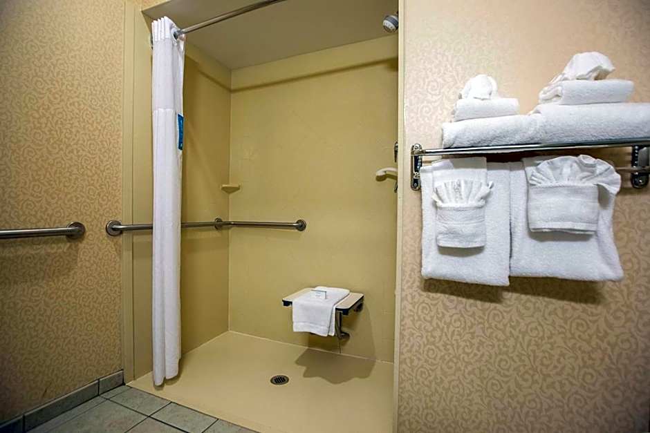 Hampton Inn By Hilton Hadley Amherst Area