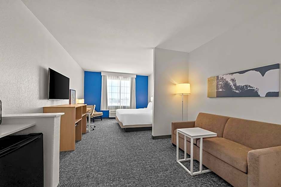 Spark by Hilton Selma