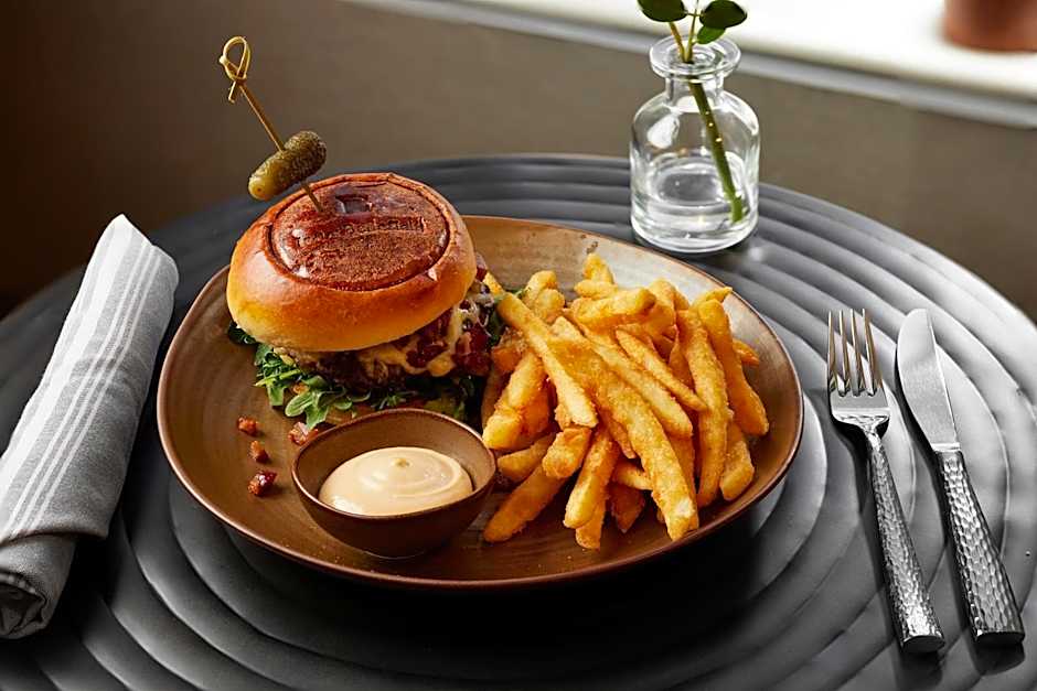 Inn at Bellefield / Hyde Park