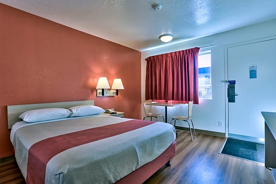 Motel 6-Flagstaff, AZ - Butler