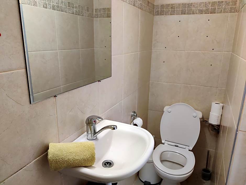 Dizengoff Penthouse Boutique Hostel