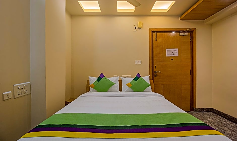 Itsy Hotels Kruthika Inn