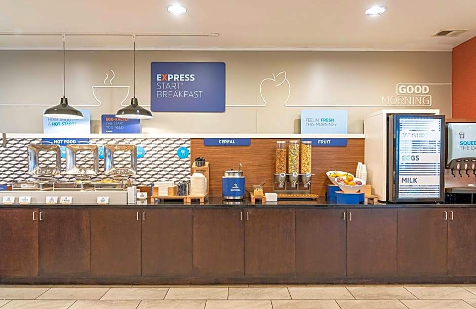 Holiday Inn Express & Suites Columbus-Easton Area By IHG