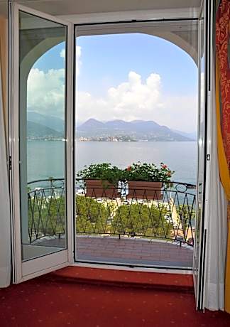 Twin Room with Lake View