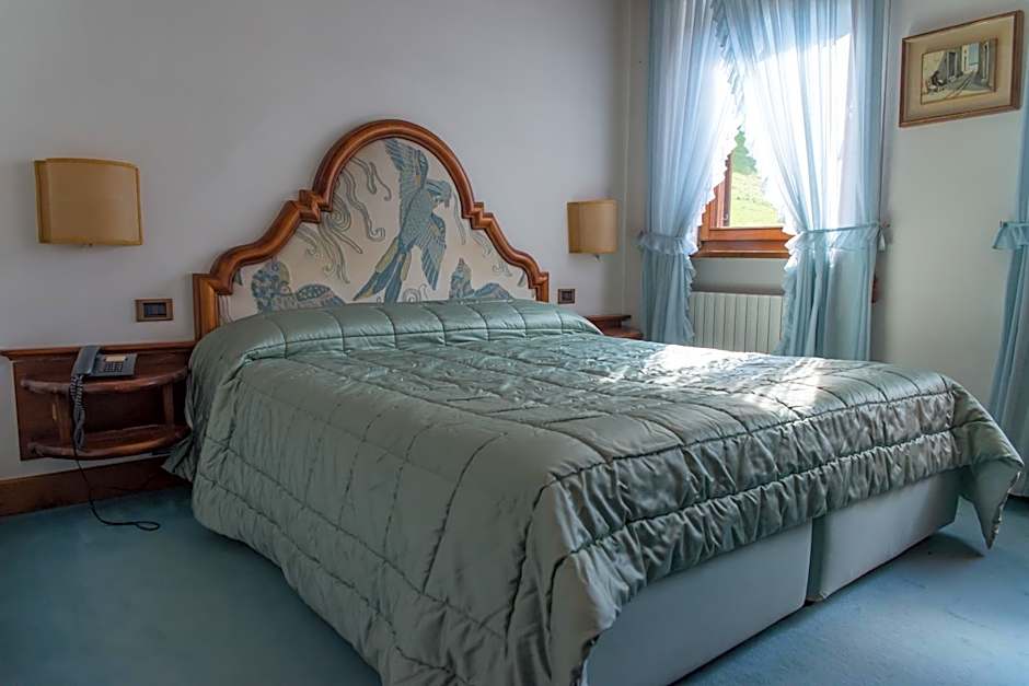 Photo 1 of 3 of Standard 1 Double Bed or 2 Beds
