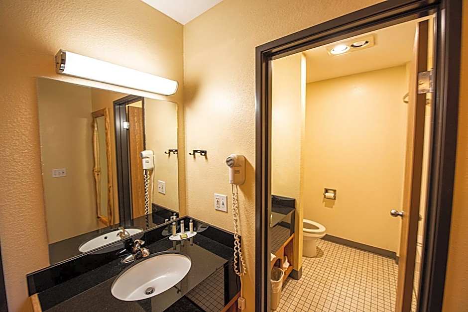 Super 8 by Wyndham Bridgeview of Mackinaw City