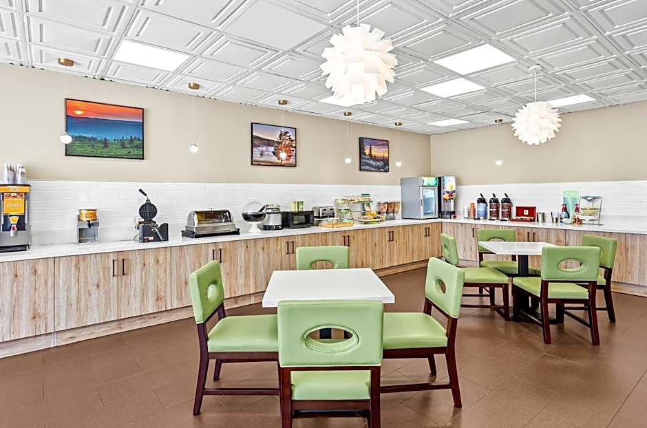 Quality Inn & Suites Charleston - Civic Center