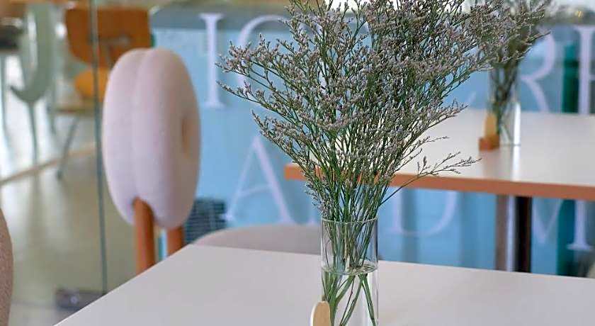 Rhienchai Place Hotel