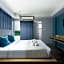 Theorie Hotel Sukhumvit 107 by SLH